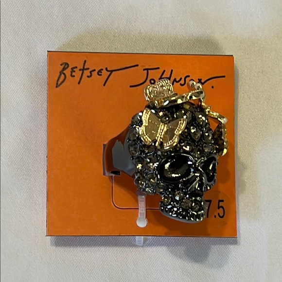 Betsey Johnson Butterfly Skull Cocktail Ring Black and Gold NWT - Picture 8 of 8